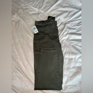 Oat brand skinny carpenter pant-forest green